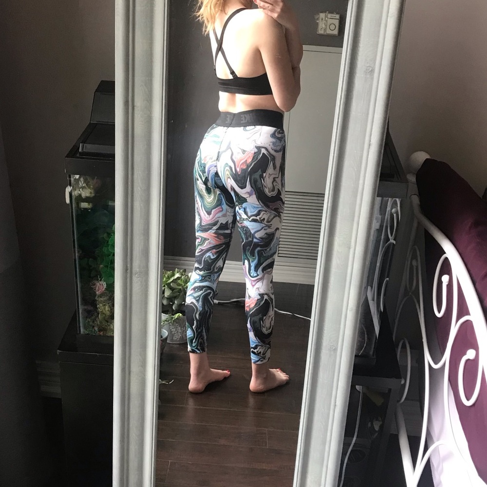 Nike thick marbel abstract workout legging - Picture 9 of 12